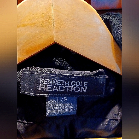 Womens Kenneth Cole winter coat. Like new. Size L - Picture 3 of 4